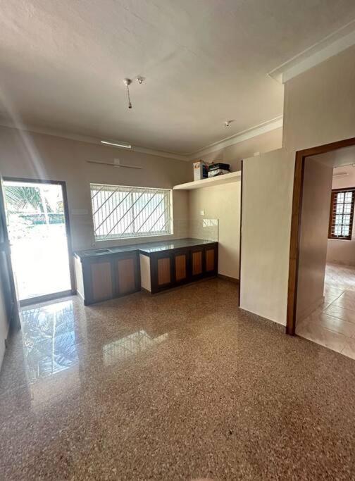 Home At Guruvayur 2 Ac Room,1 Single Bed,Kitchen Zewnętrze zdjęcie