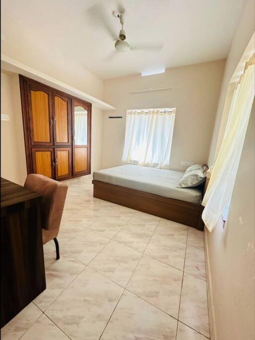 Home At Guruvayur 2 Ac Room,1 Single Bed,Kitchen Zewnętrze zdjęcie